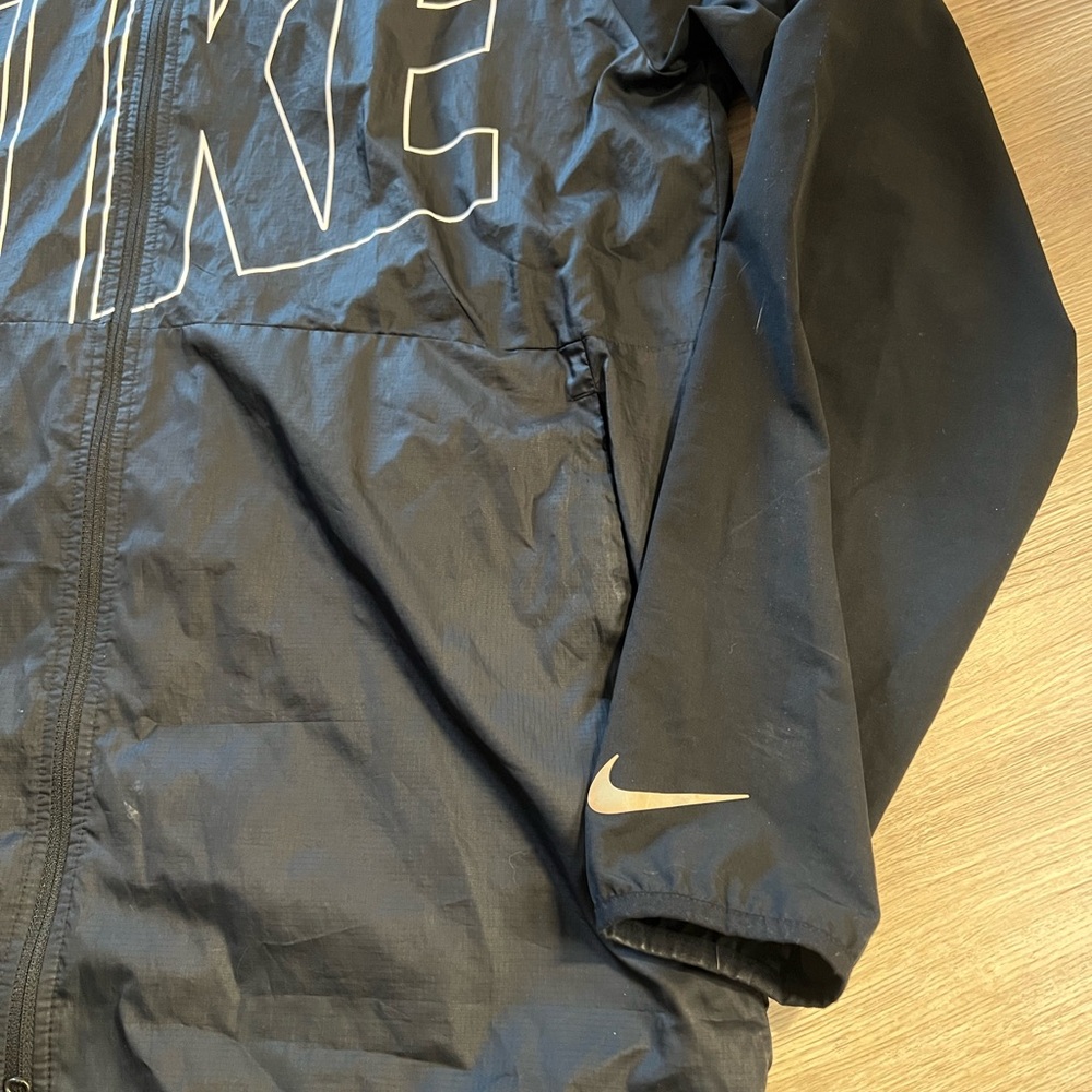 Nike Golf Men's Black Windbreaker Jacket - Picture 2 of 6